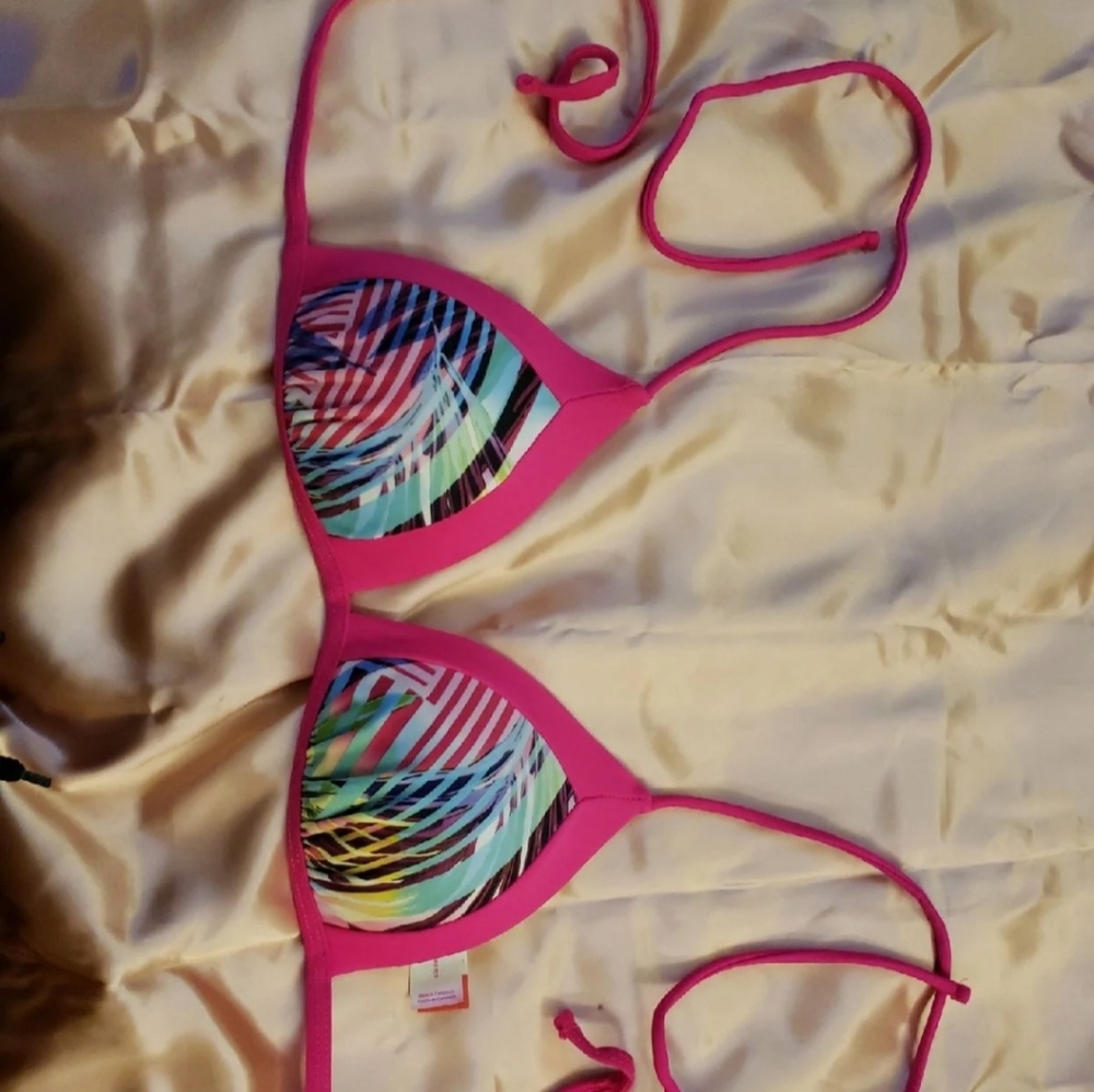 No boundaries swim top